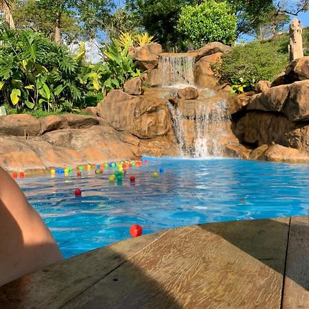 Hotel Fazenda Tucano Capim Branco Экстерьер фото