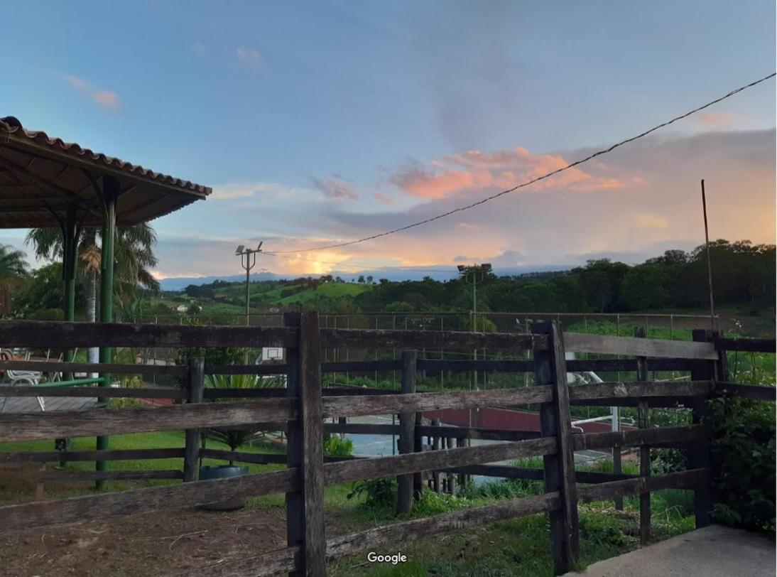Hotel Fazenda Tucano Capim Branco Экстерьер фото